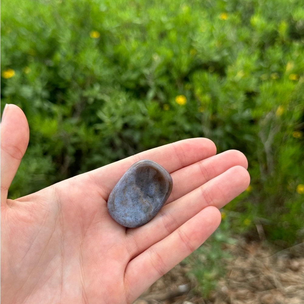 Blue‎ Chalcedony